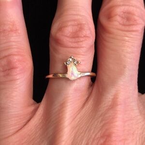 Elegant Gold Tone Faux Opal Ring